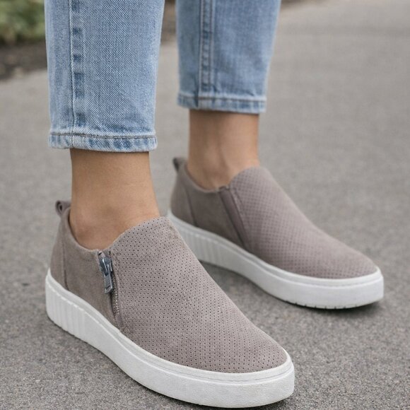 Naturalizer Soul Beige Slip-On Shoes size 7 with side zip - Picture 9 of 9